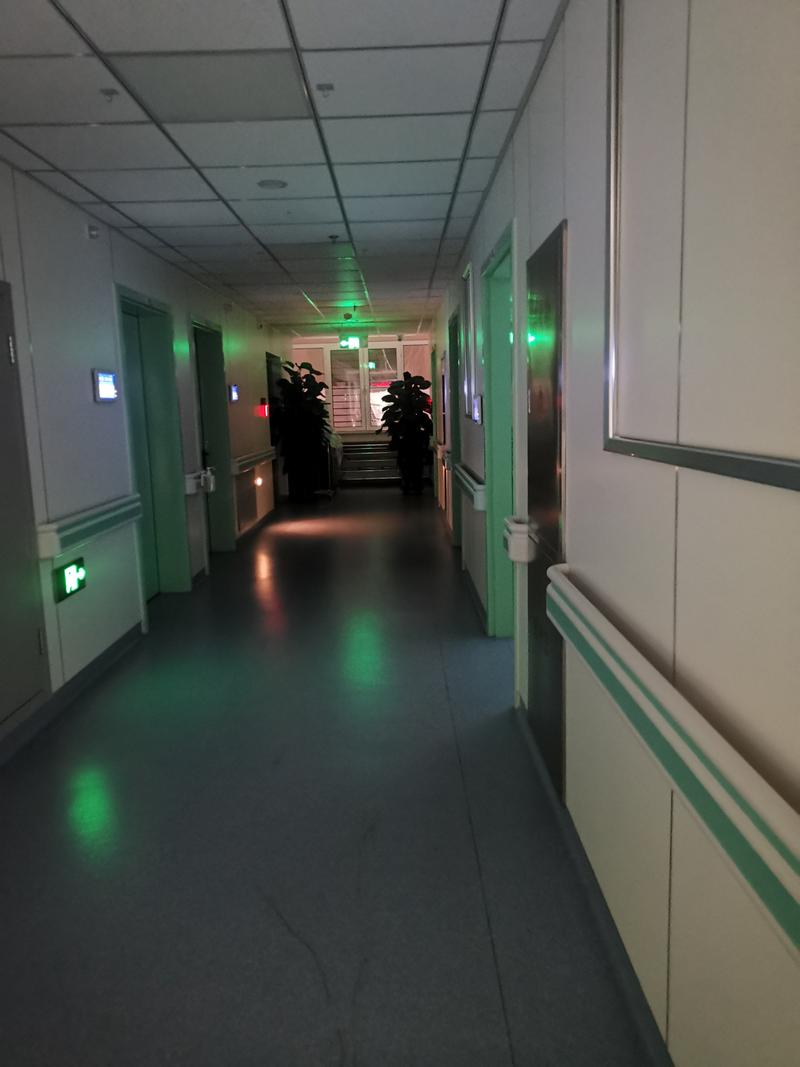 维数24小时医保取现回收：深夜里的救命稻草